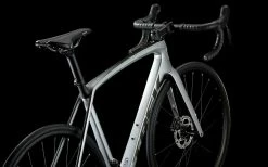 Vélo De Route TREK Emonda SL 5 Disque Gris/Chrome - 2022 -Vélo Soldes Magasin velo de route trek emonda sl 5 disque grischrome 2022 2