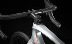 Vélo De Route TREK Emonda SL 7 Blanc/Holographic - 2023 -Vélo Soldes Magasin velo de route trek emonda sl 7 blancholographic 2023 4