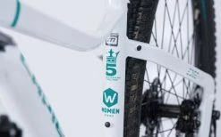 Lapierre VTT Femme LAPIERE EDGE 2.7 27.5" Blanc/Bleu - 2022 11 Lapierre VTT Femme LAPIERE EDGE 2.7 27.5" Blanc/Bleu - 2022 -Vélo Soldes Magasin vtt femme lapiere edge 27 275 blancbleu 2022 3